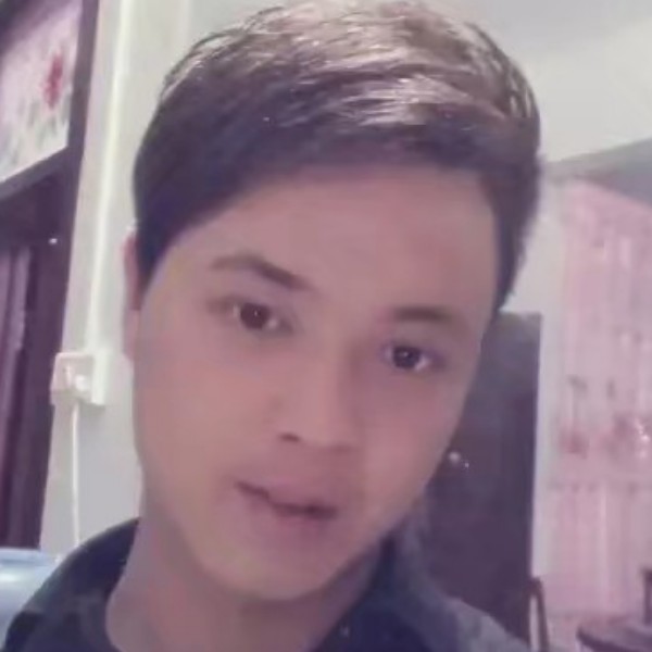 背后多么板栗的照片