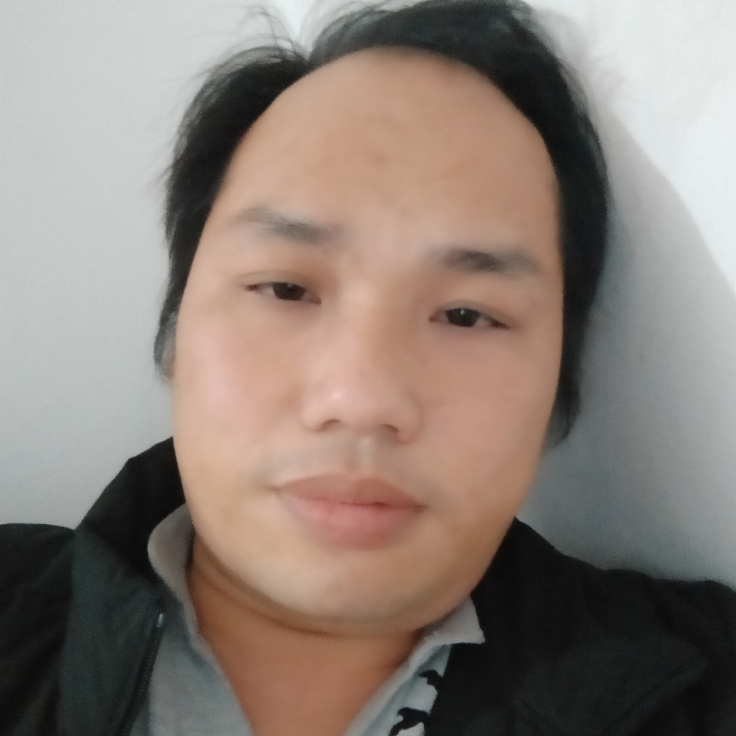 孤单的背影相伴我的照片
