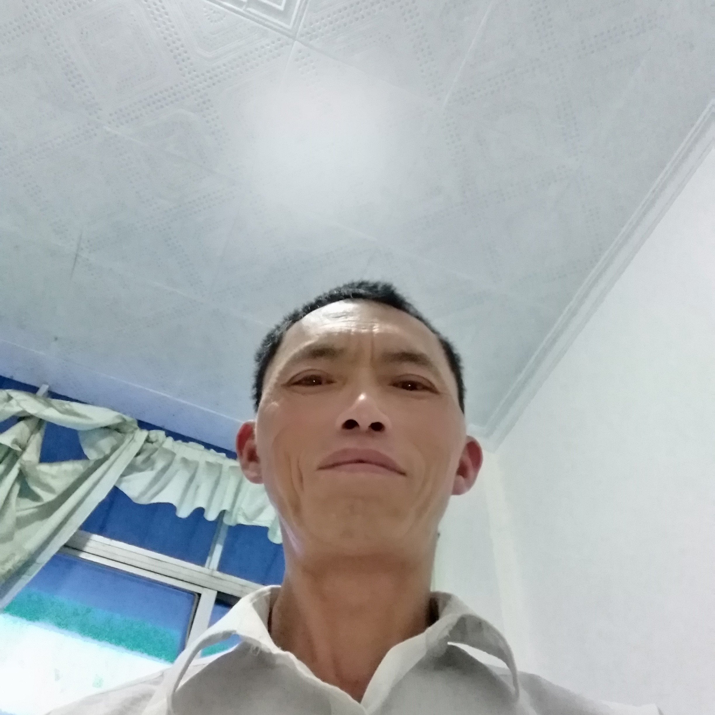 殷勤漫步陌颜的照片