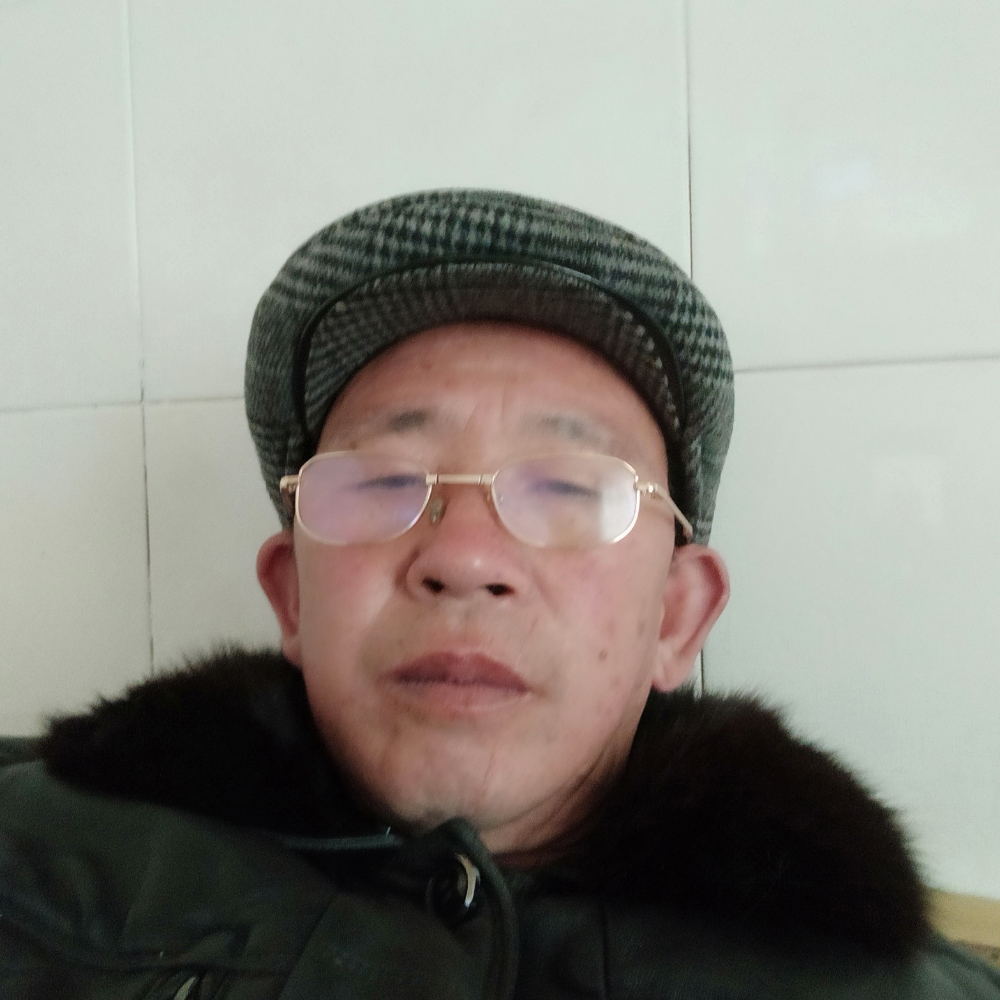 满意苦恋小蜜蜂的照片