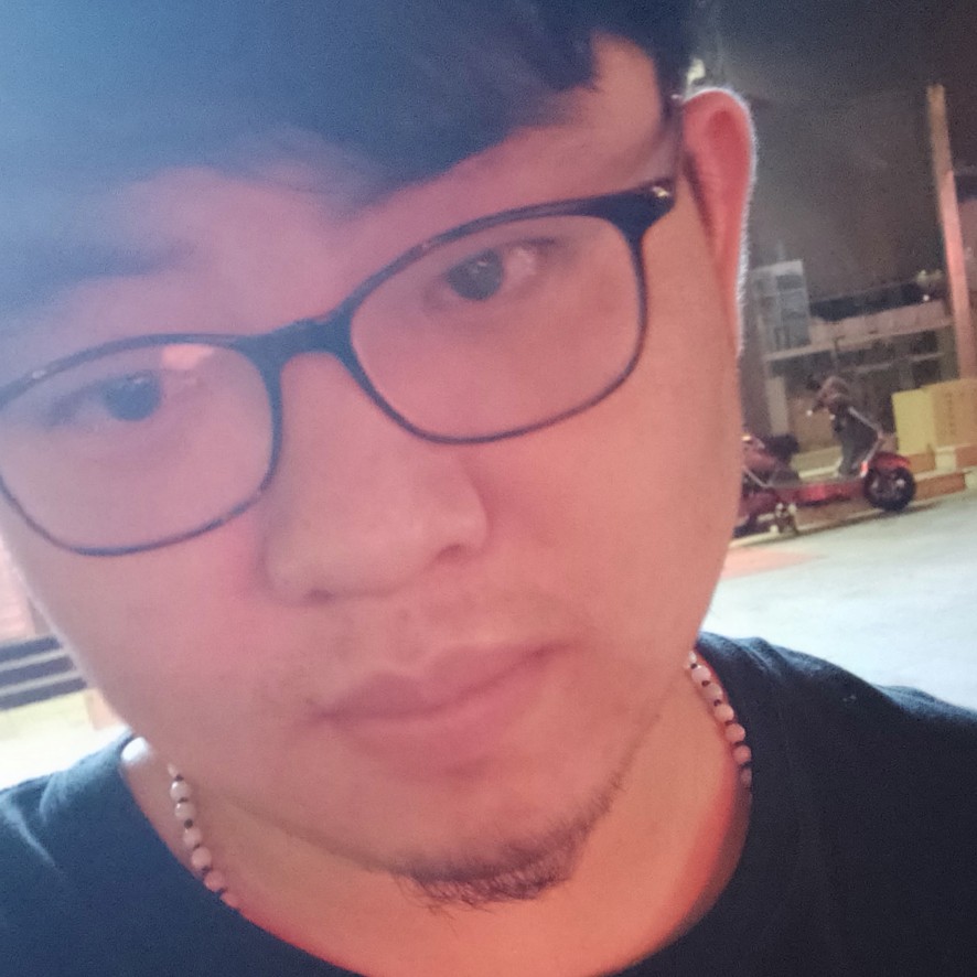 谎。的照片