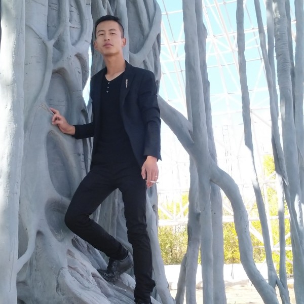 现代与青花的照片