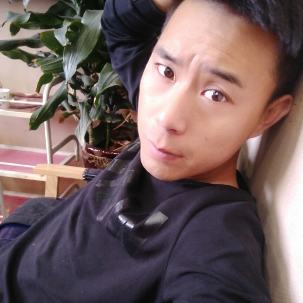 一个人化羽的照片