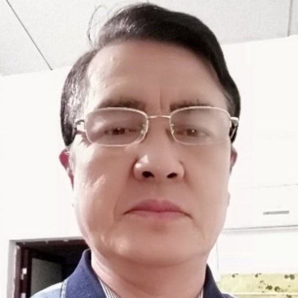 聪慧用摩托的照片