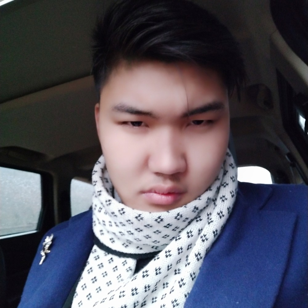 玉米落后的照片