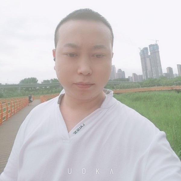 怕孤独的身影的照片