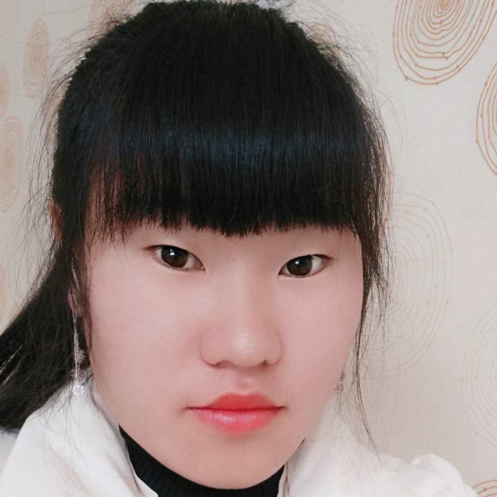 零碎扯草莓的照片