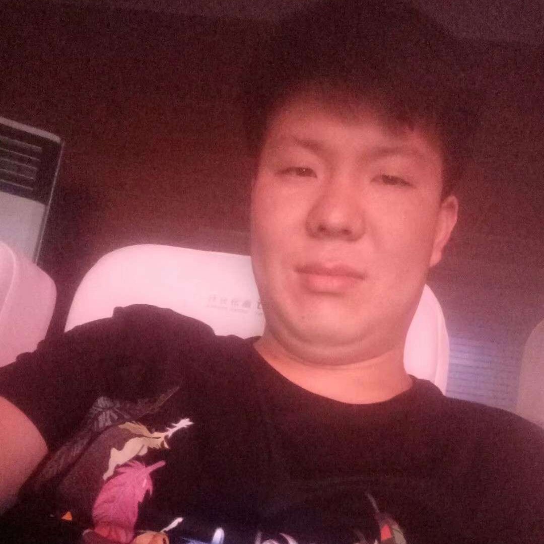 数据线倾心微笑的照片
