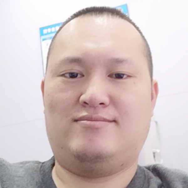 落后回眸泪雨的照片
