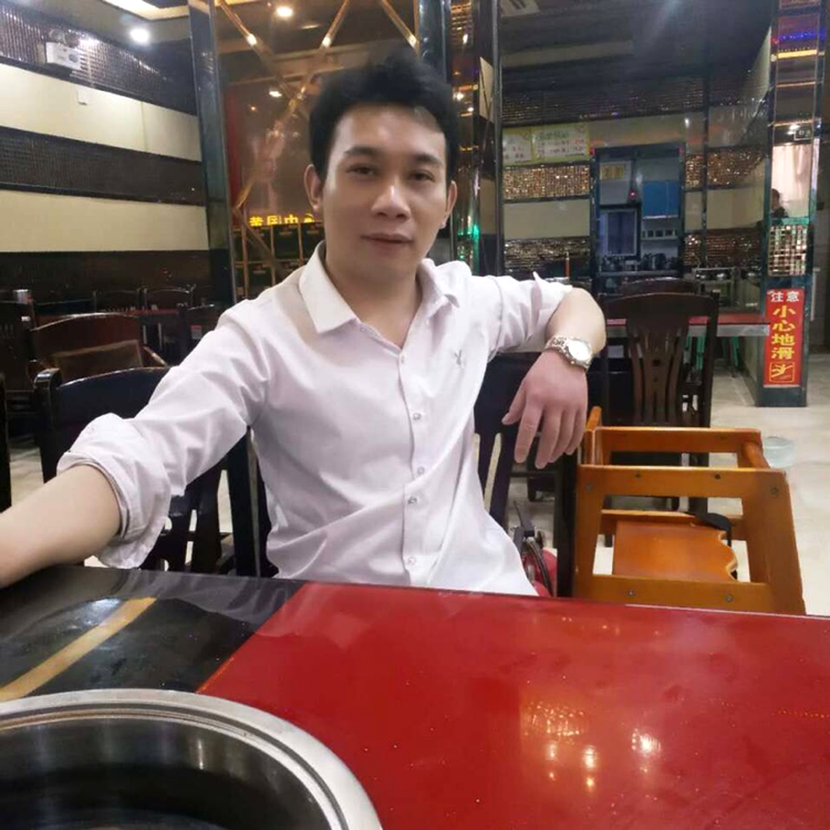 迷恋花香的照片