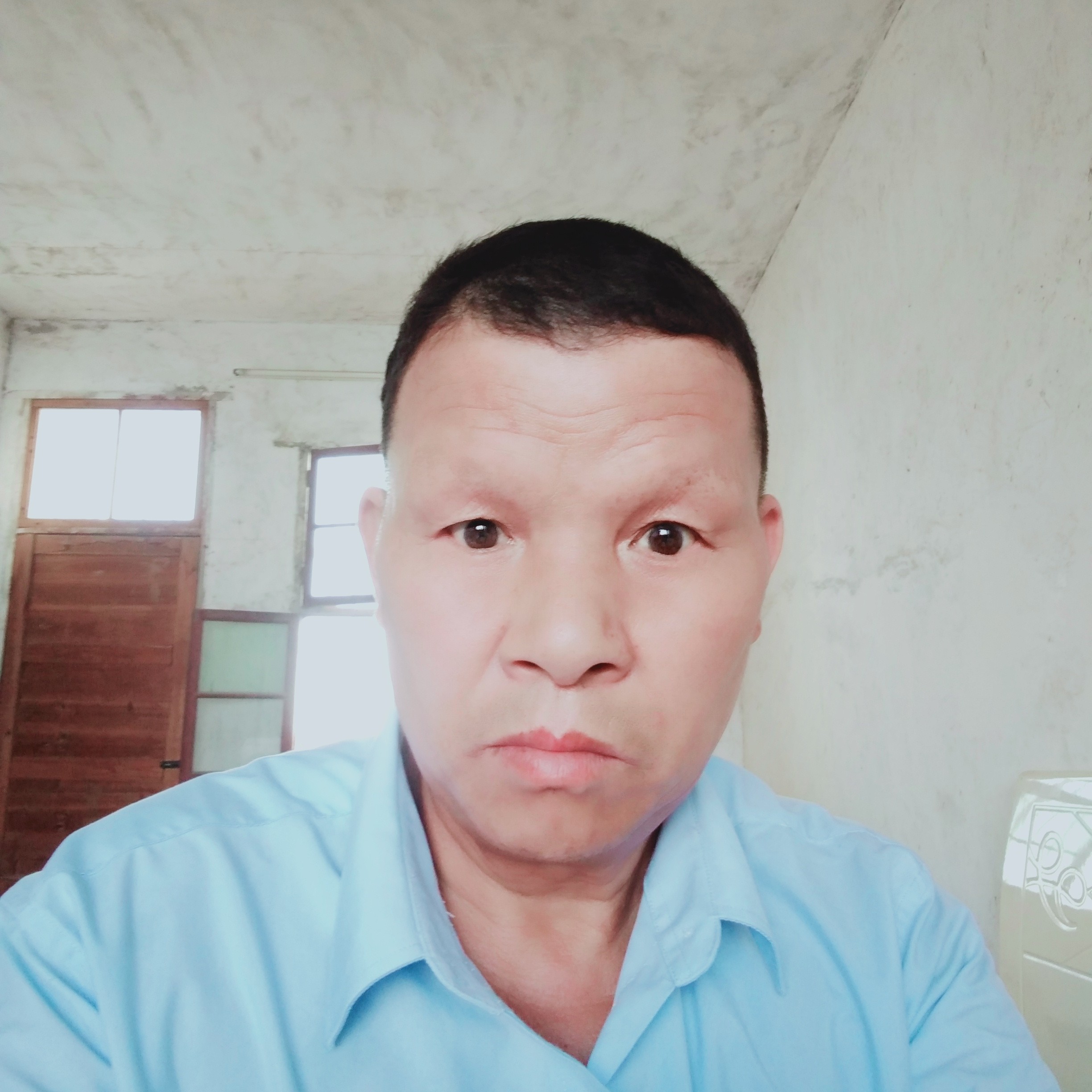 粗犷灯泡的照片