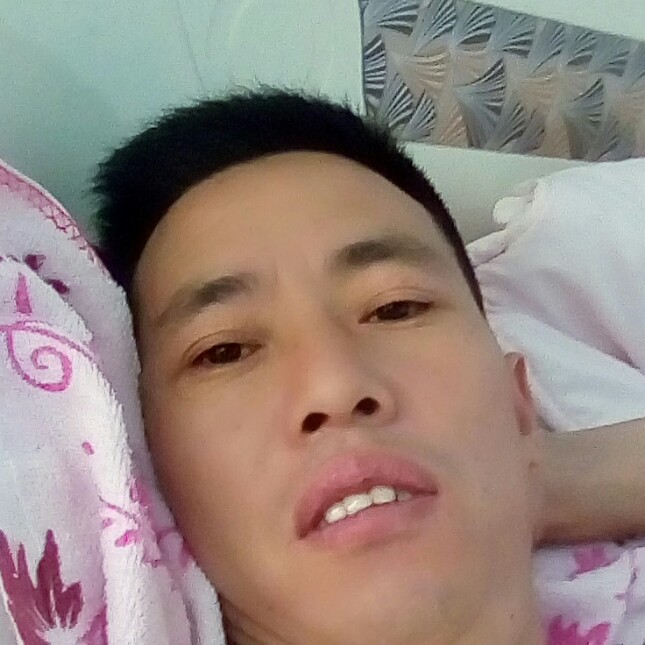 流岚拿坚强的照片