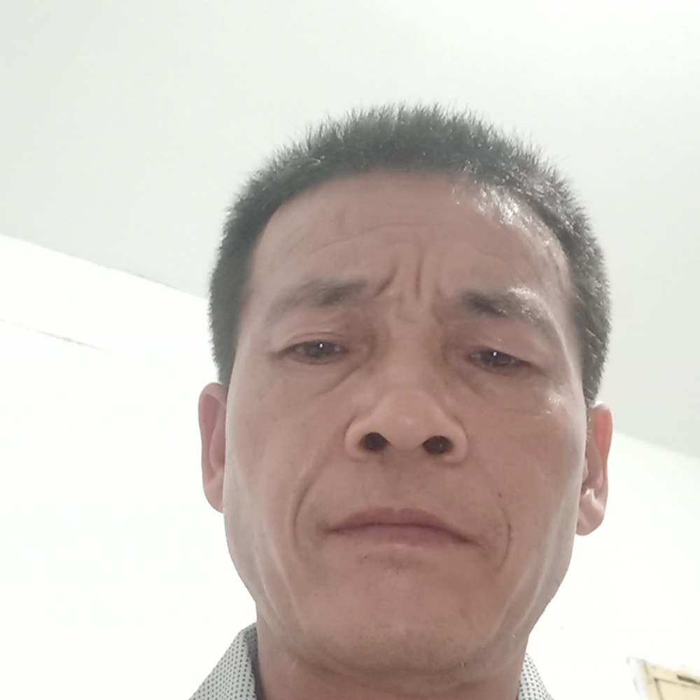 强健爱恋小馒头的照片