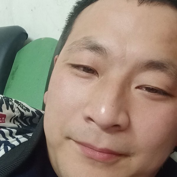 小蚂蚁开心的照片