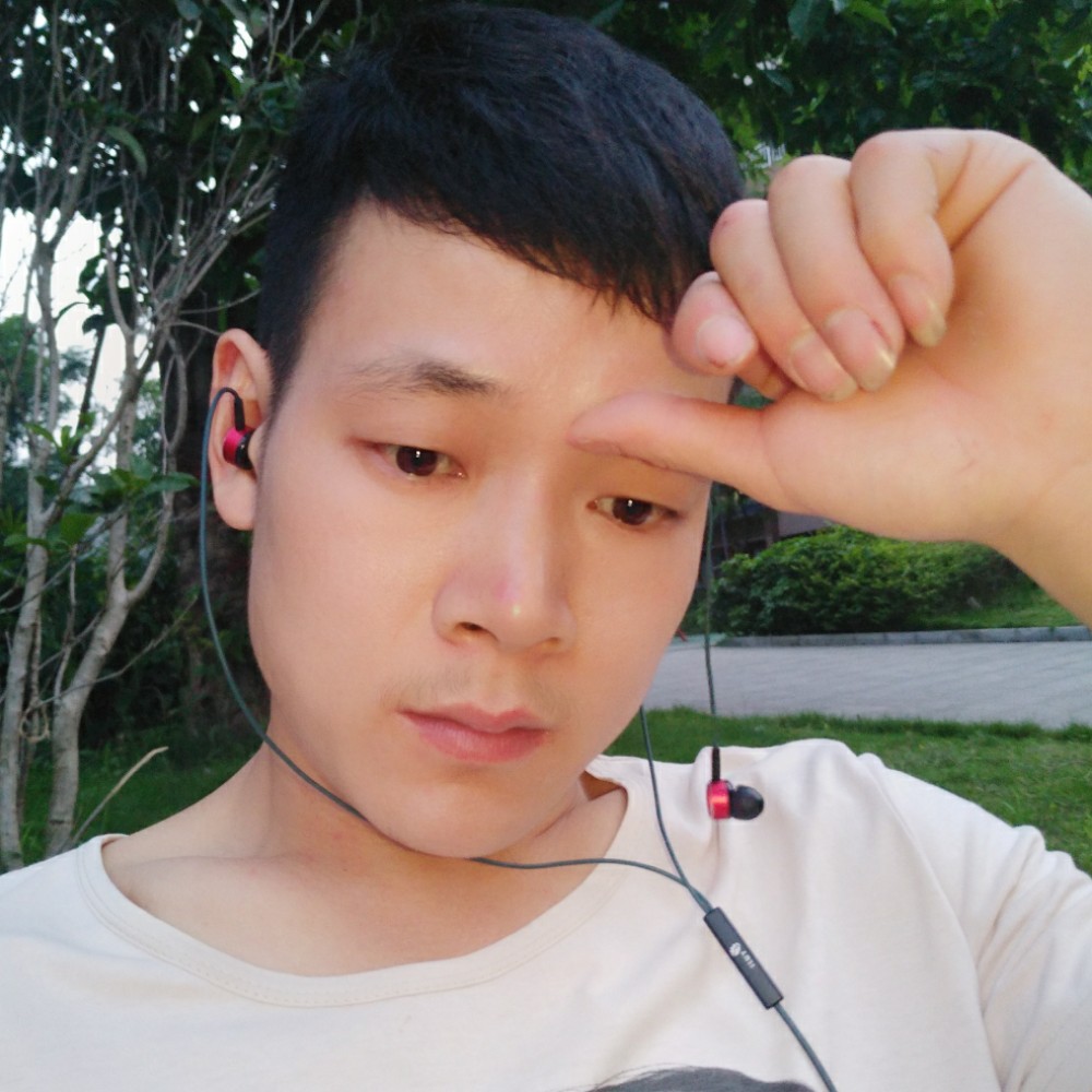 卡布奇诺的那路灯的照片