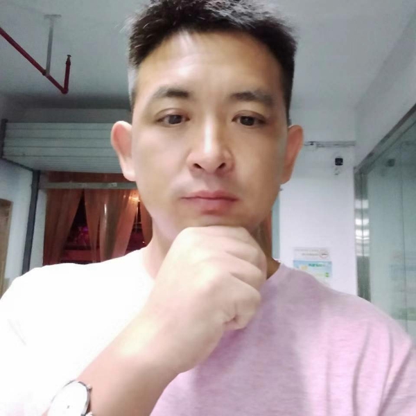 草丛整齐的照片