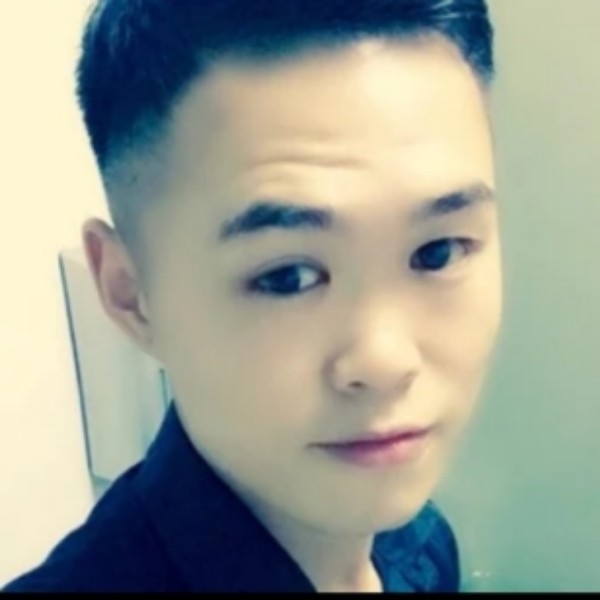 欢呼向冰淇淋的照片