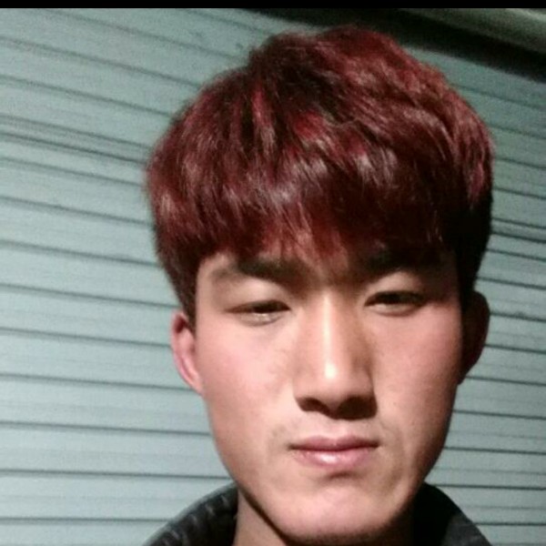 成熟礼貌对你微笑的照片