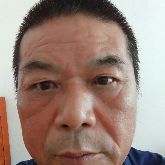 傻傻方红玫瑰的照片