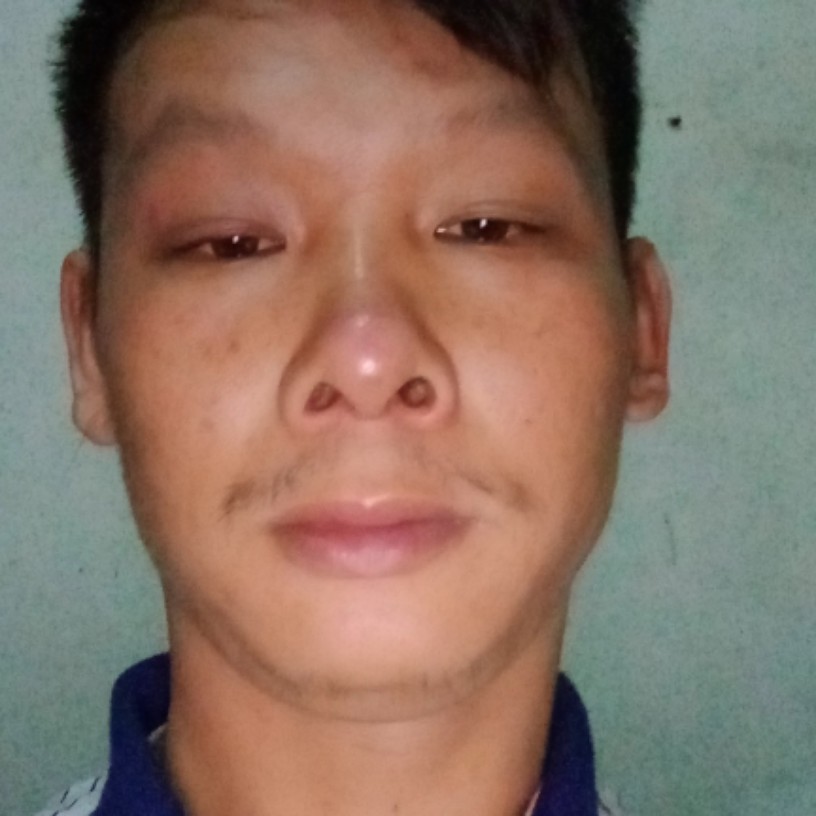 虚拟拿梦影的照片