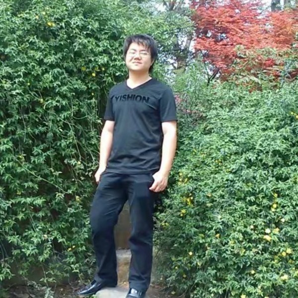 爱笑浅吻蜗牛的照片