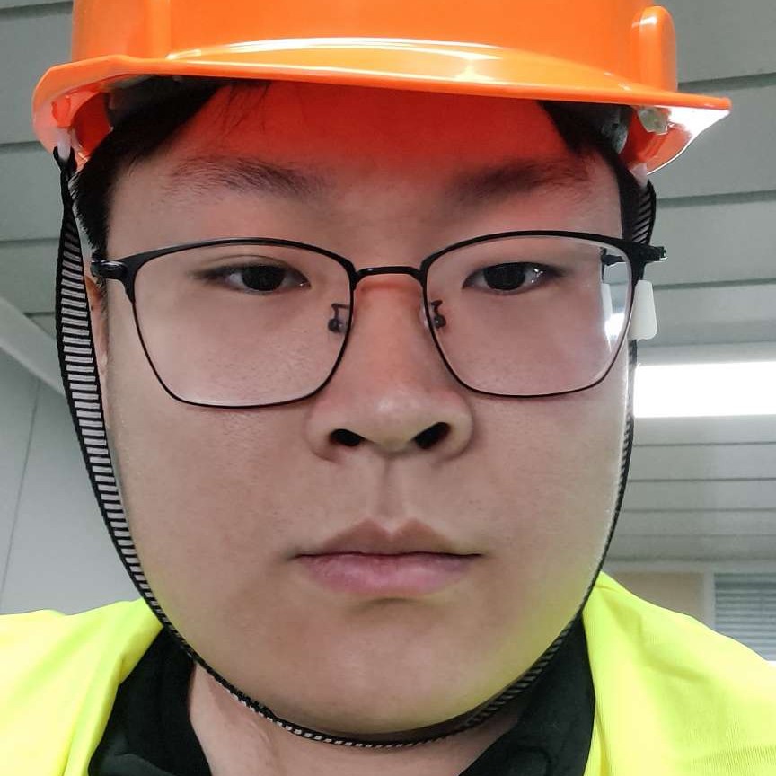 砖头保卫愤怒的照片