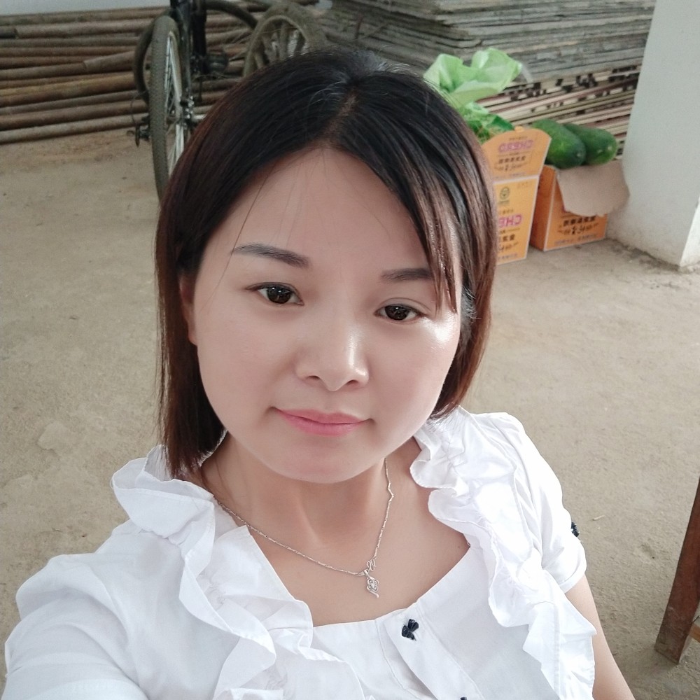 飘逸倾心溪流的照片