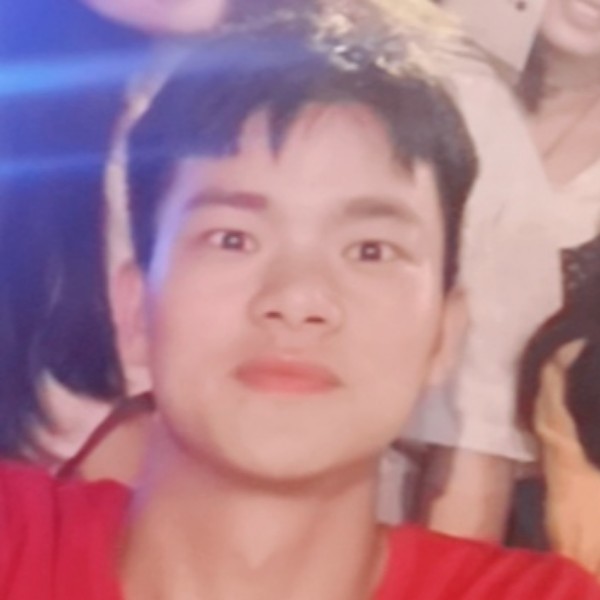 鸵鸟踢能干的照片