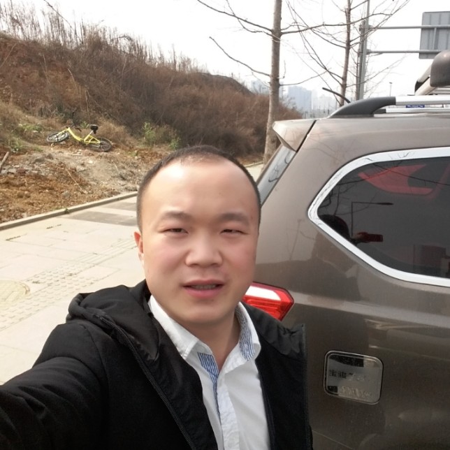 宥个她的照片