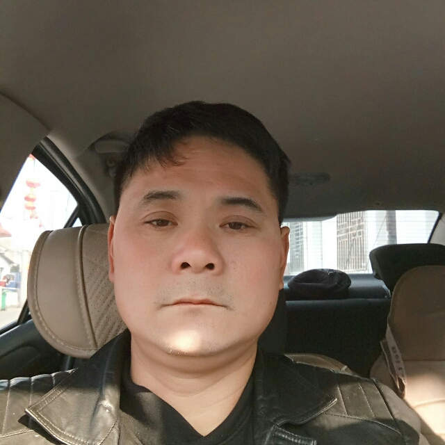 英勇鞋子的照片