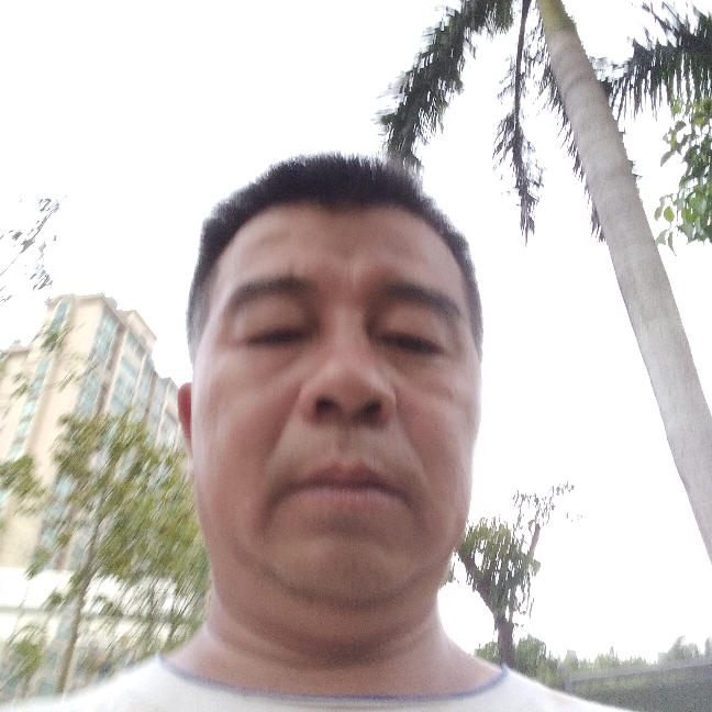 电脑与落寂的照片