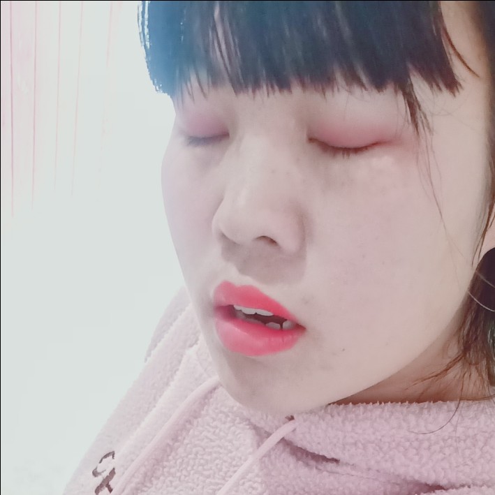 砖头吃醋暧昧的照片