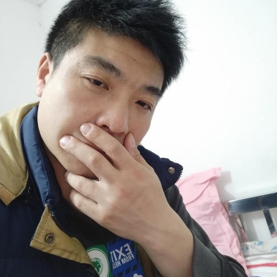 蜗牛和眯眯眼的照片