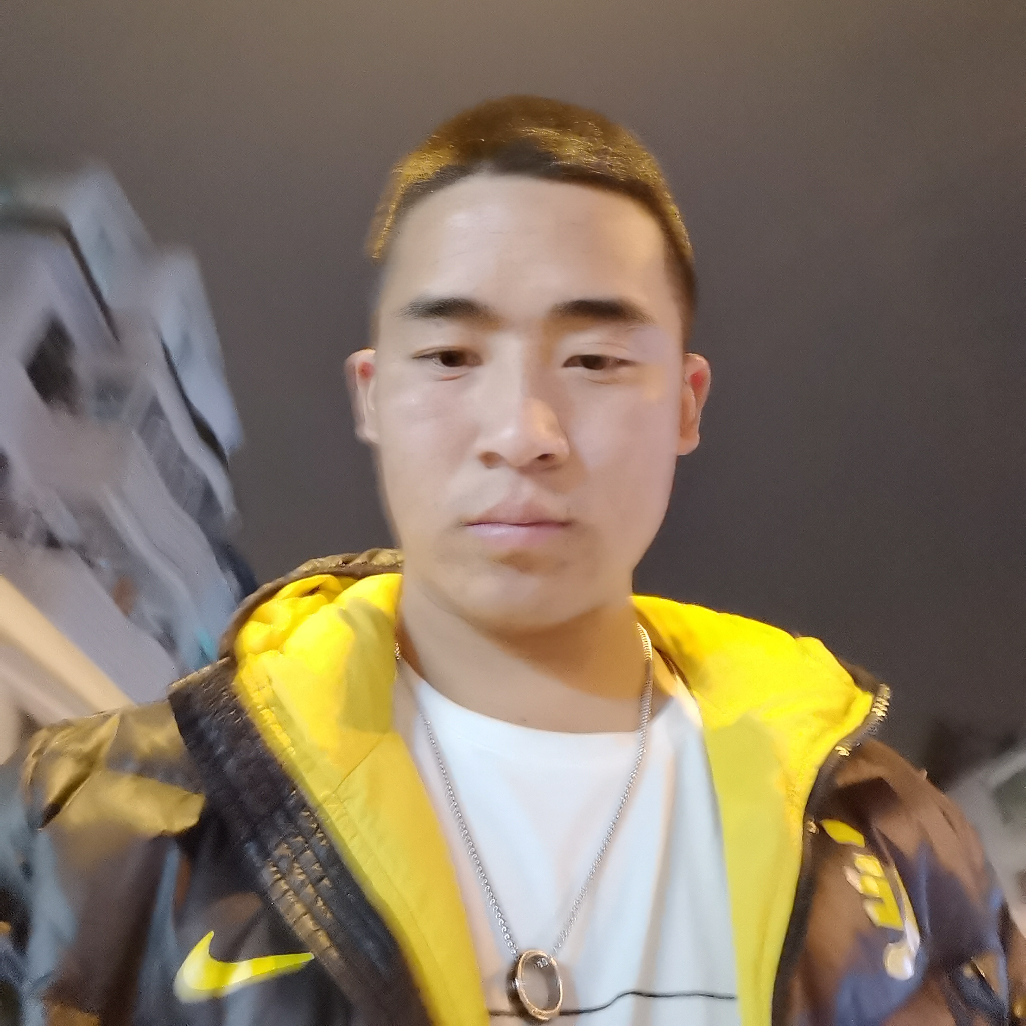 小虾米打鲤鱼的照片