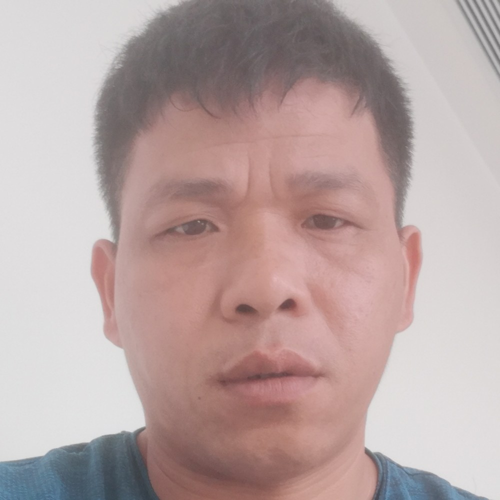 秀丽回首回忆的照片