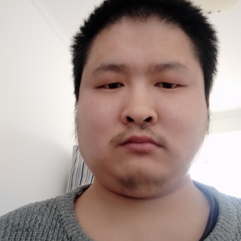帅哥回眸缠绵的照片