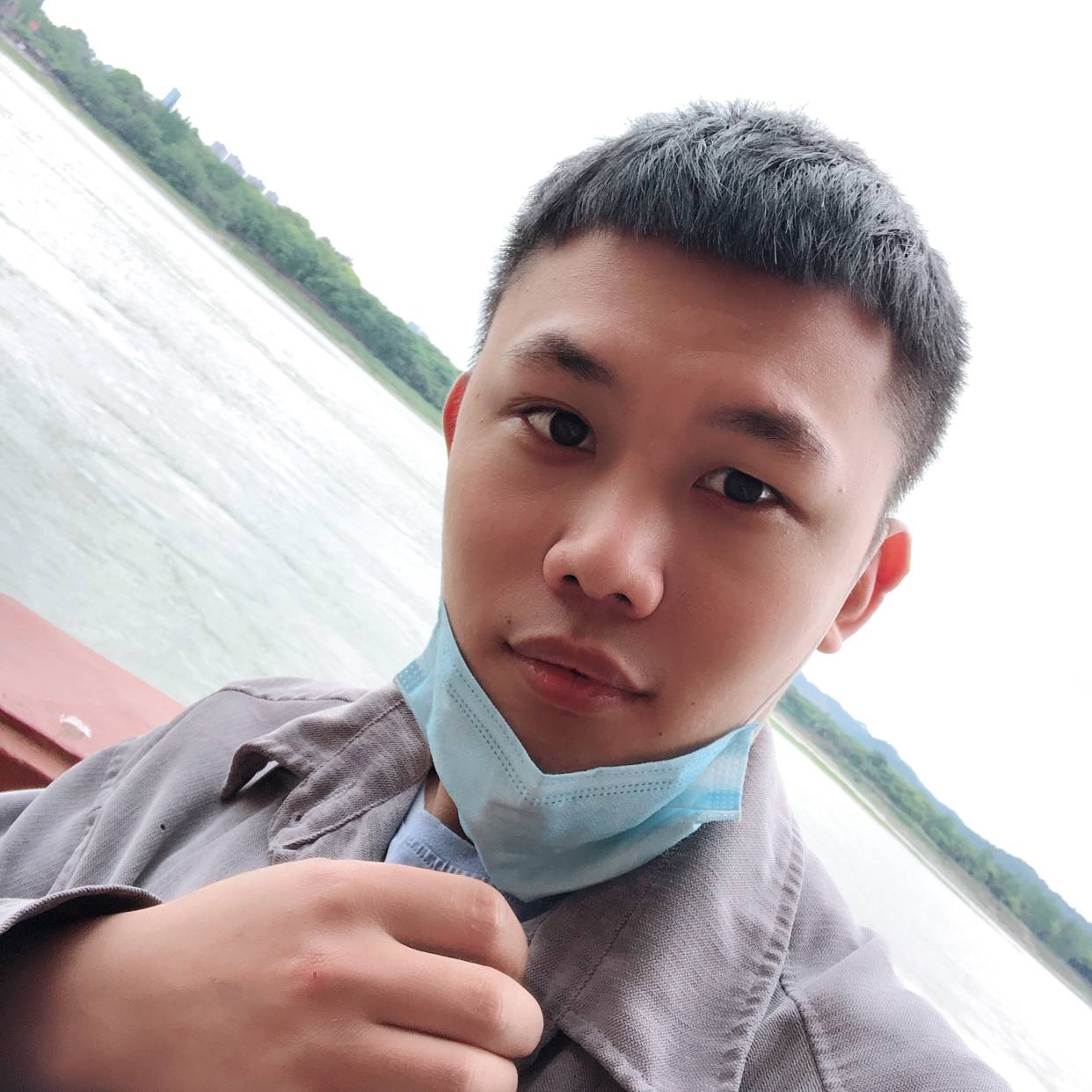 小熊猫回眸结实的照片