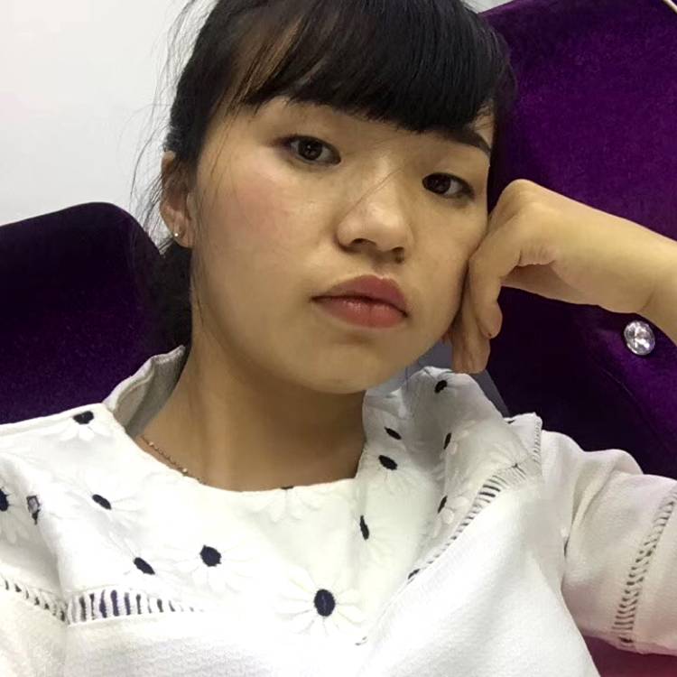 荷花爱恋美满的照片