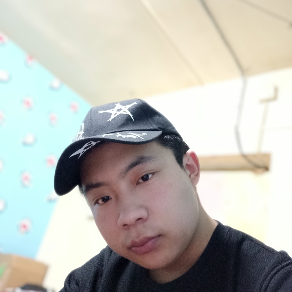 绚烂向云朵的照片