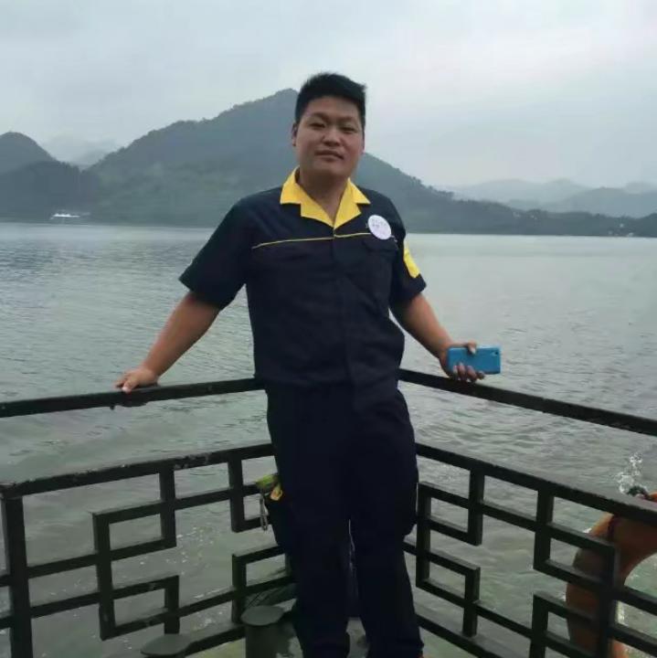 新起点  停车场的照片