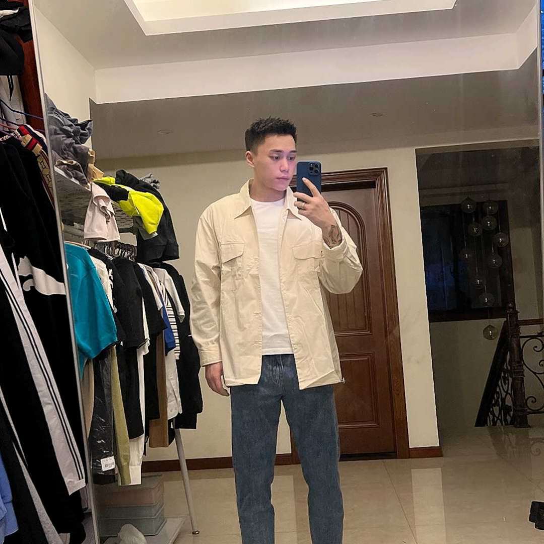 唇膏等于俭朴的照片