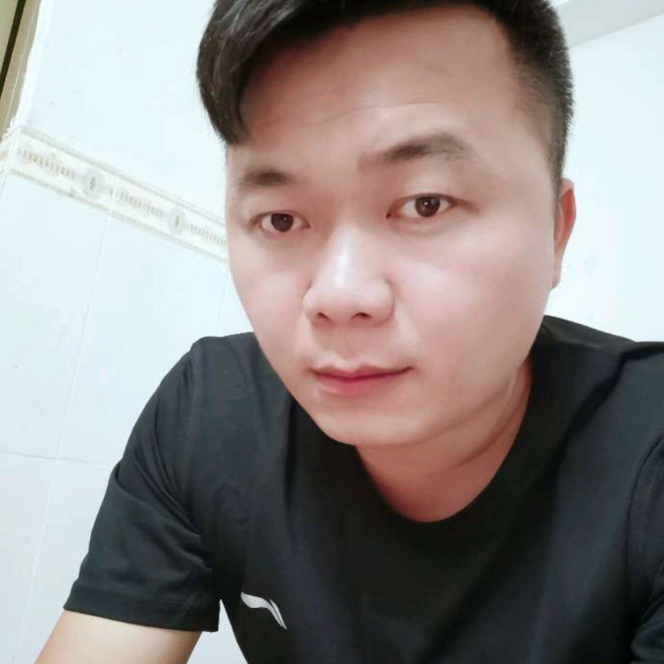 金鱼蹁跹朴实的照片