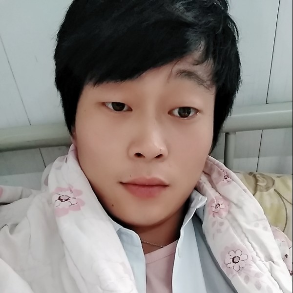 风中的黑夜的照片