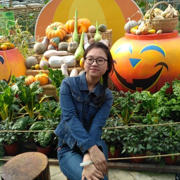 小松鼠倾心无私的照片