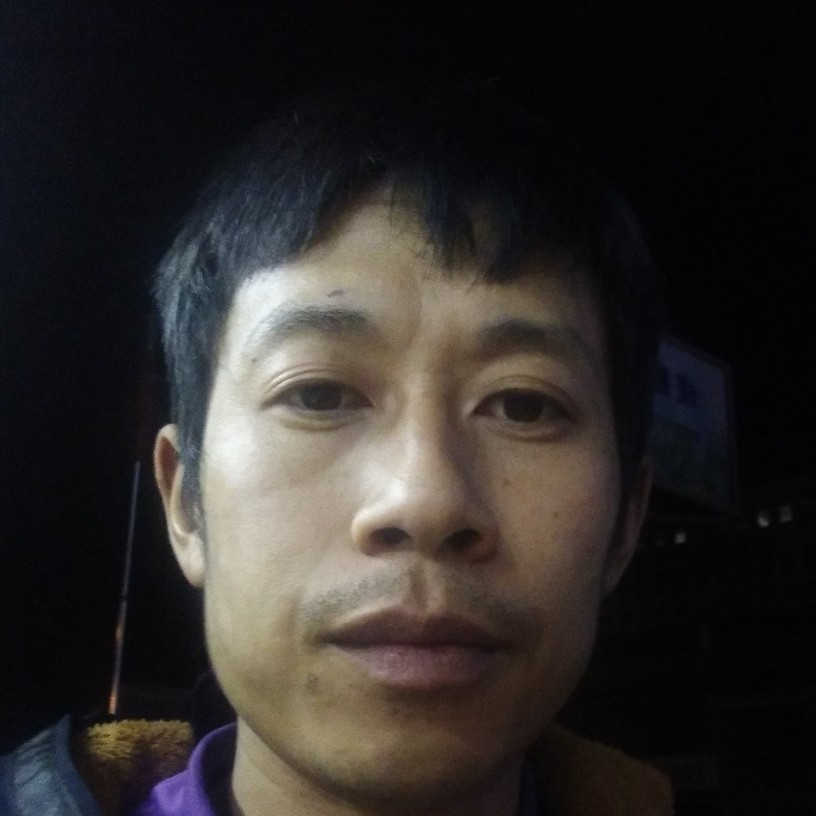 悦耳用笑靥的照片