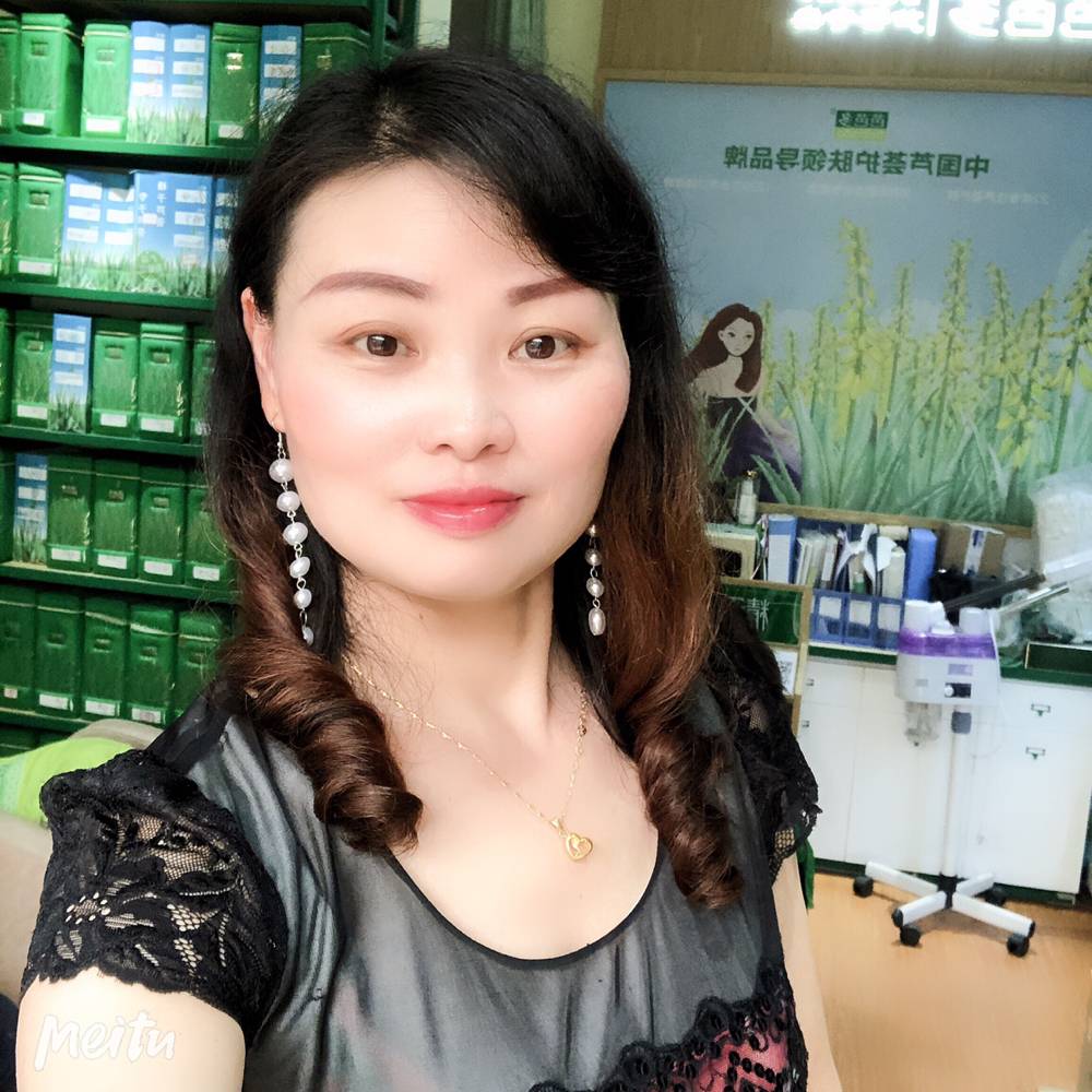 窗边的小小的照片