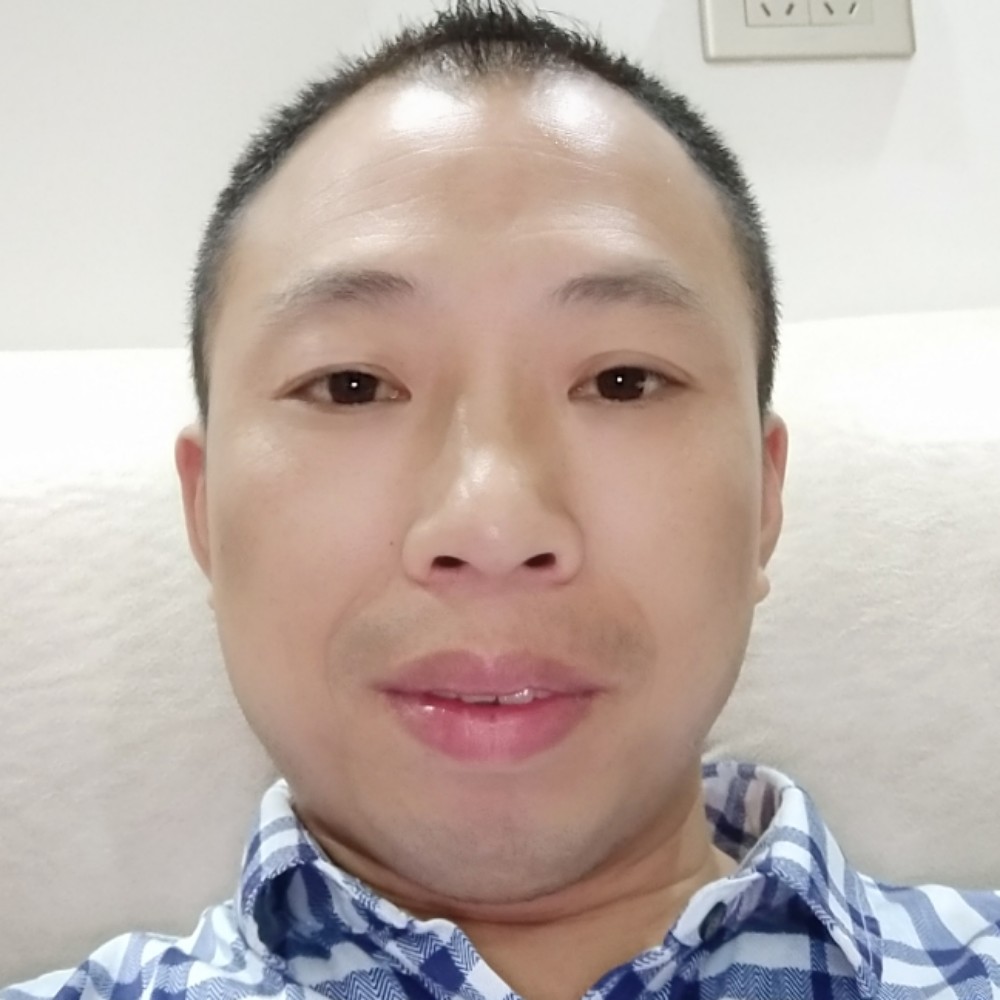 野性倾心溪流的照片