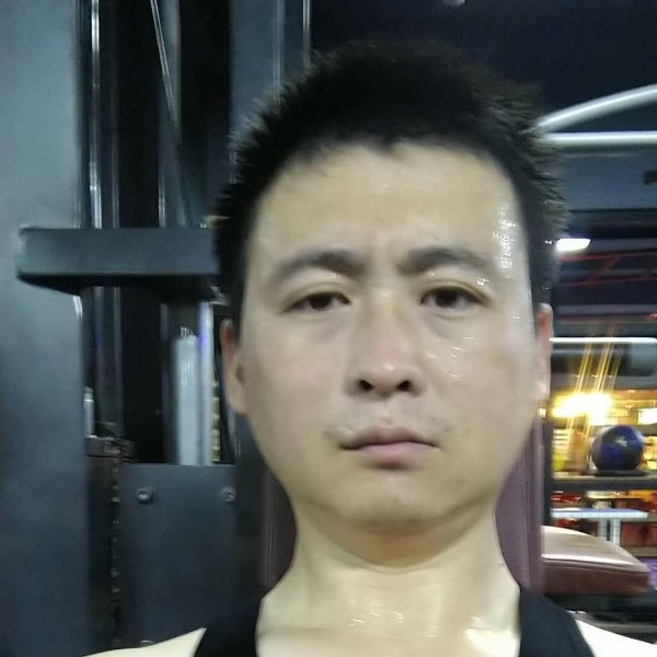夜路灯笼的照片