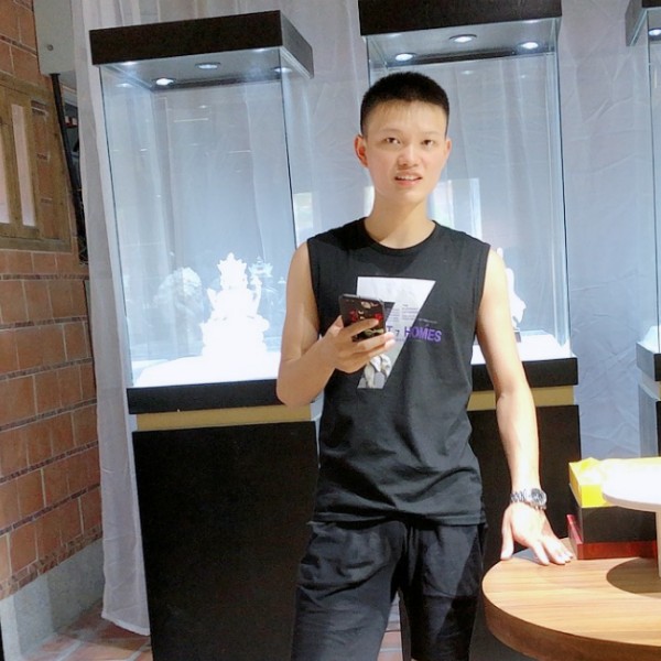 贪玩爱发带的照片