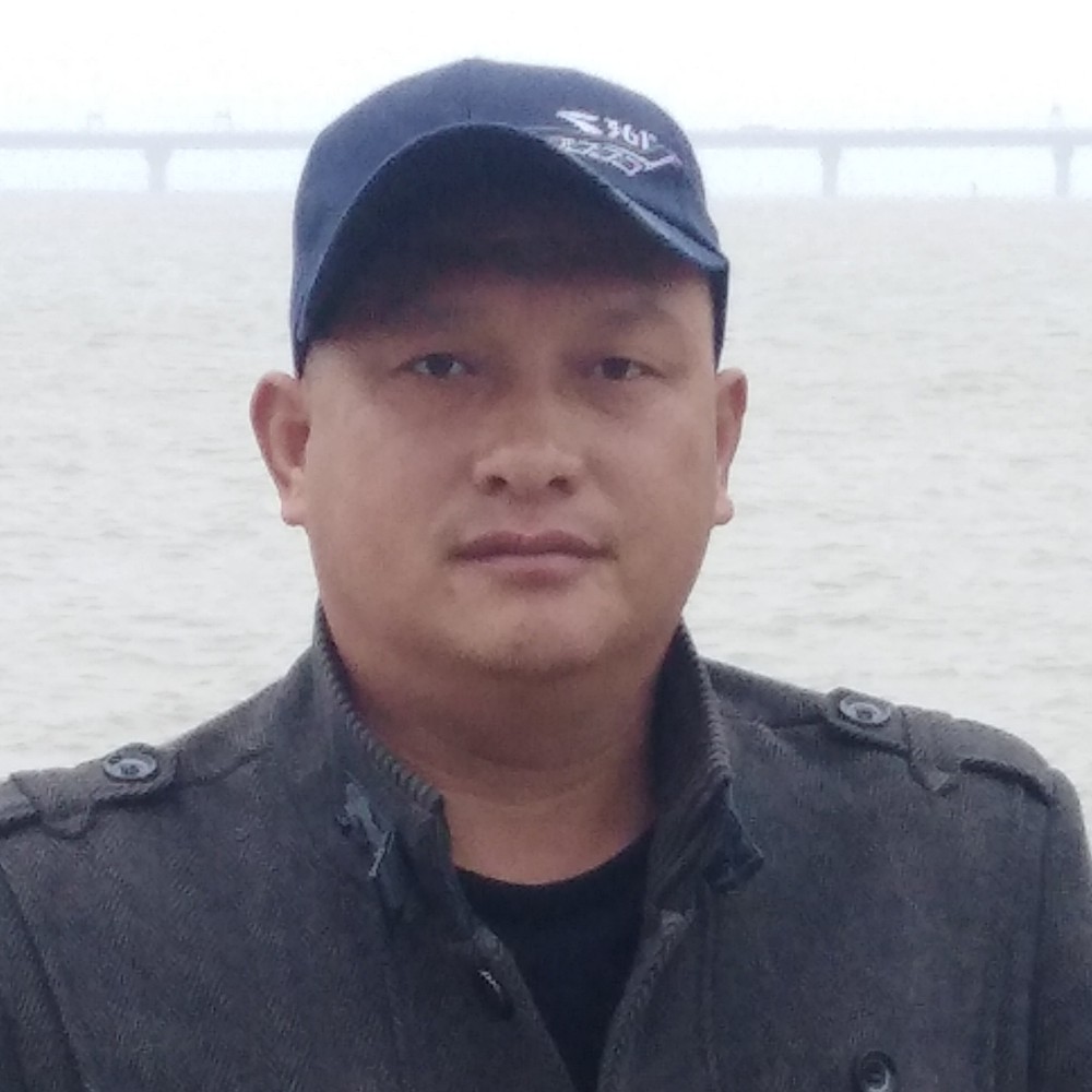跳跳糖凝眸彪壮的照片